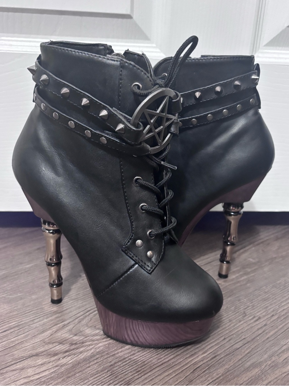 *FLAWED* Demonia Muerto-1001 Ankle Booties